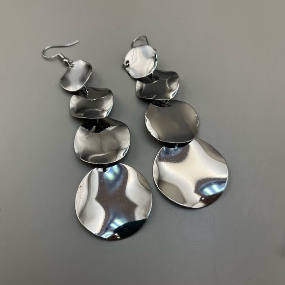 Jewelry - Elegant Silver Dangle Earrings